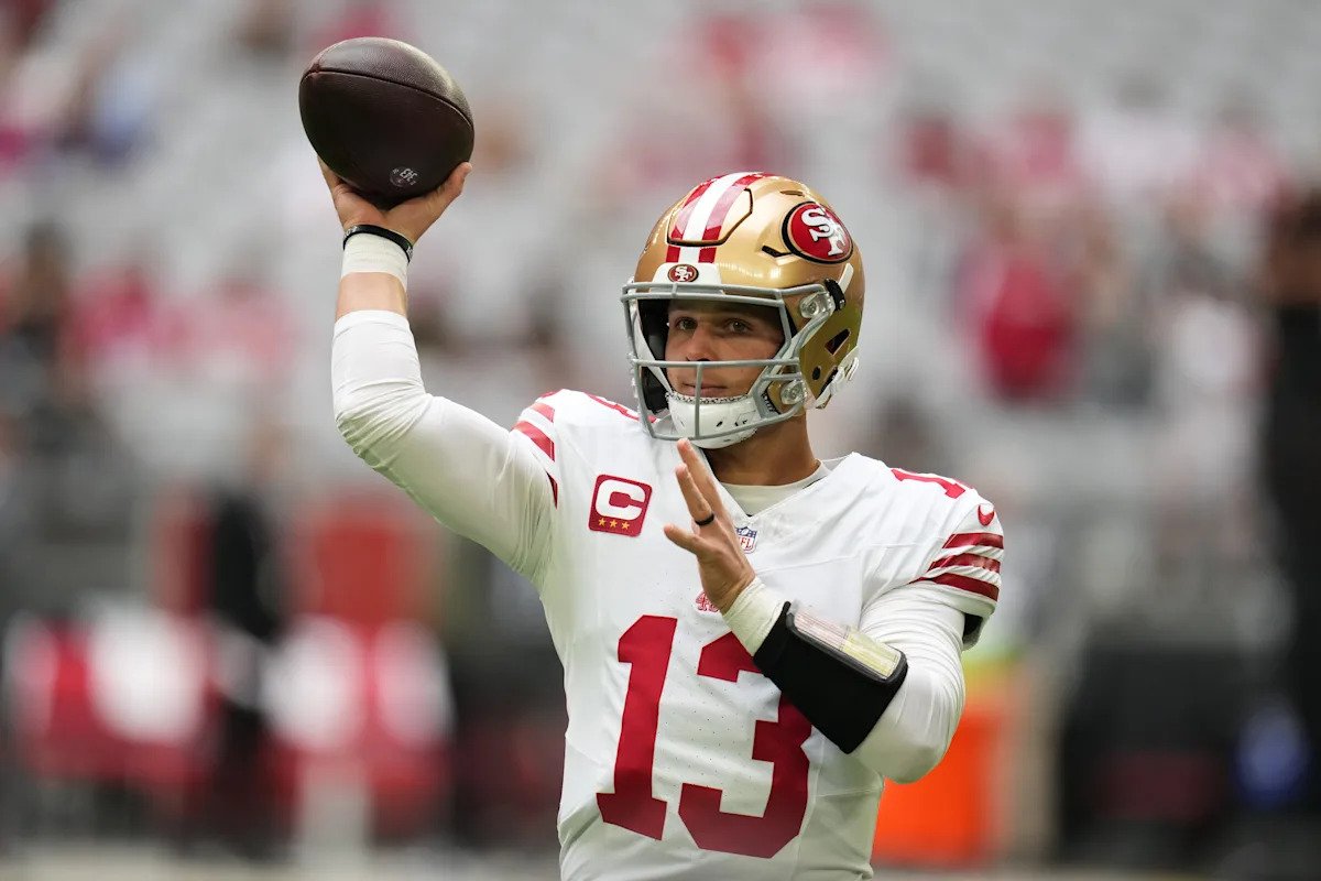 Brock Purdy lleva a los 49ers a la eliminación de los Cardinals tras una lesión en el dedo del pie, mientras que Jacoby Brissett establece el récord de pases de la NFL