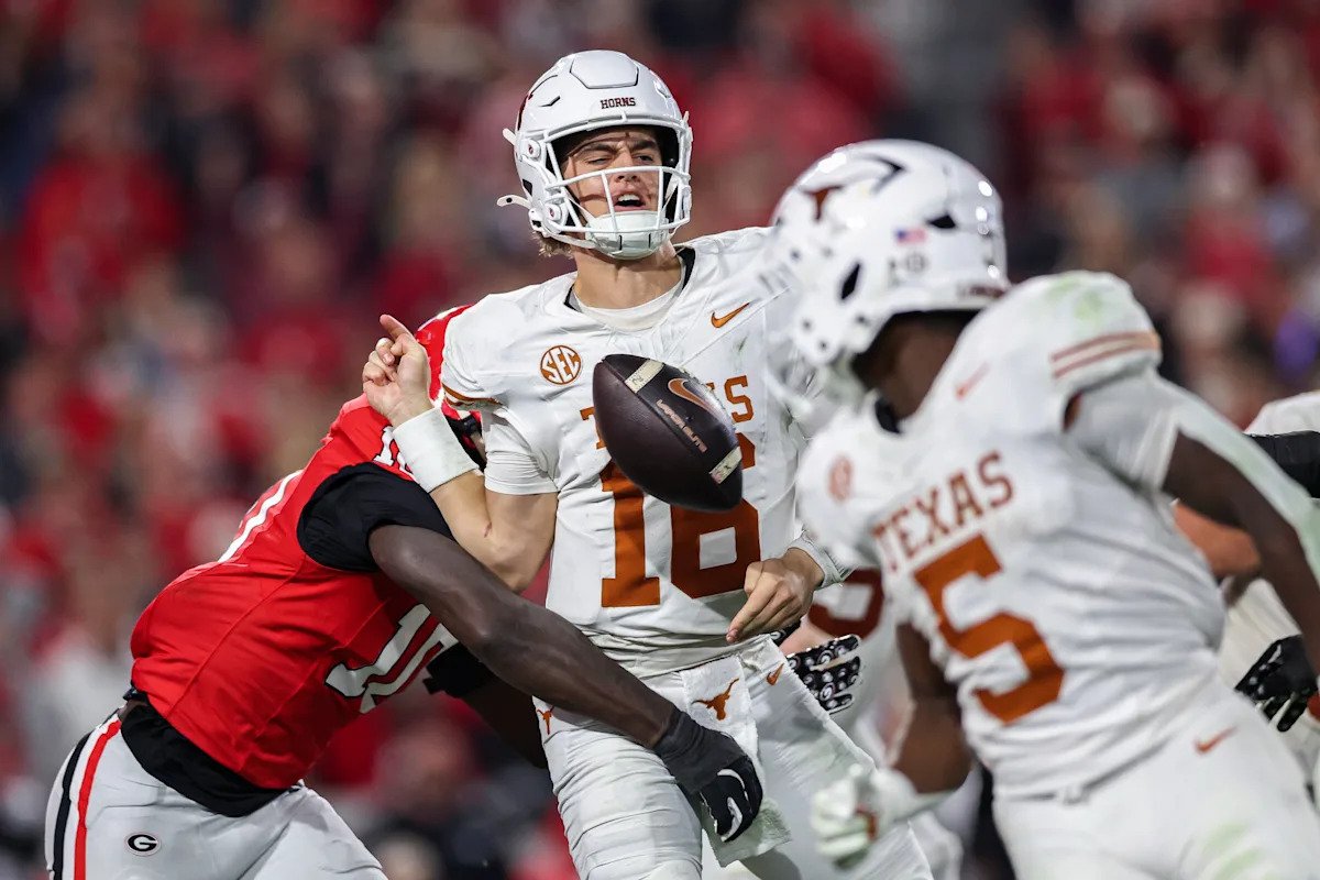 Probabilidades de los playoffs de fútbol americano universitario de 2025: 1 apostante perderá $615 000 a menos que los Texas Longhorns de Arch Manning ganen el campeonato nacional