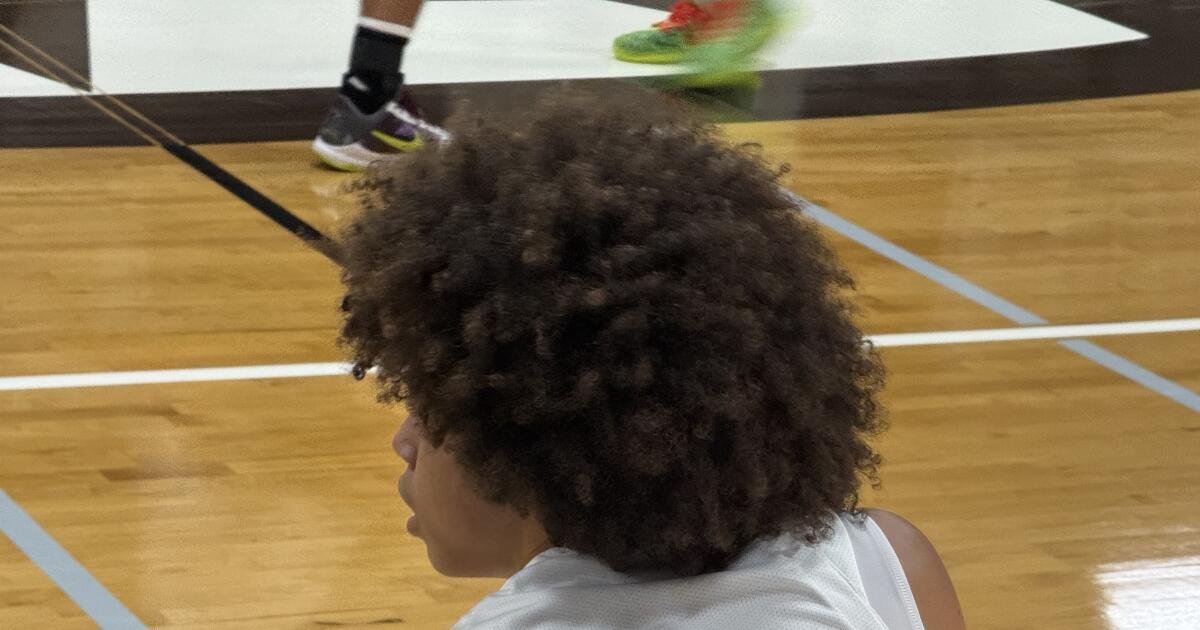 Resumen del baloncesto de la escuela secundaria: Phoenix Smith le da un impulso a Crespi