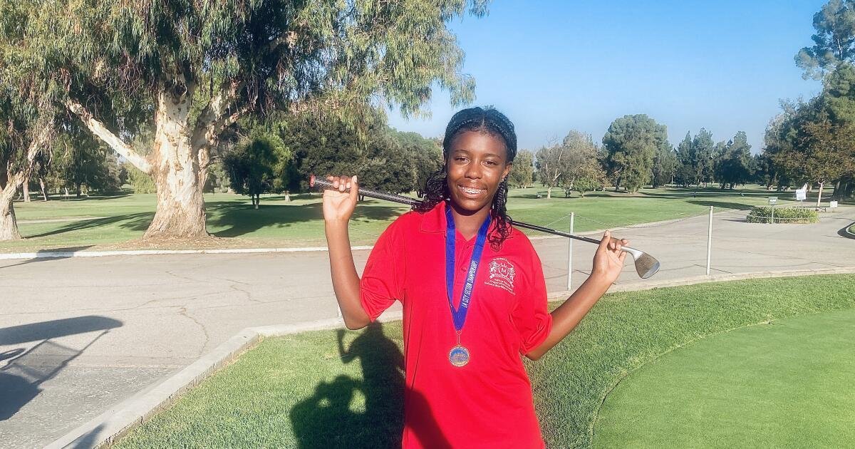 El fenómeno de primer año Layla Phillips gana el título de golf femenino de la City Sección