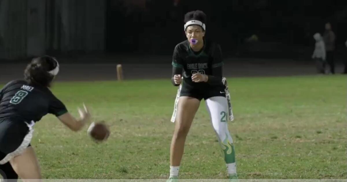 Es Eagle Rock contra Marshall por el título de fútbol americano de bandera de City Girls