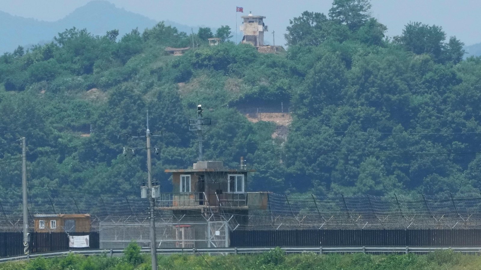 Corea del Sur ofrece conversaciones con Corea del Norte para evitar enfrentamientos armados accidentales en la frontera