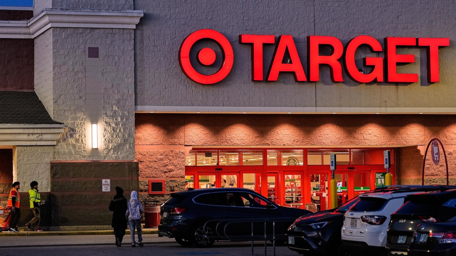 La caída de las ganancias de Target apunta a una temporada navideña escasa para el minorista