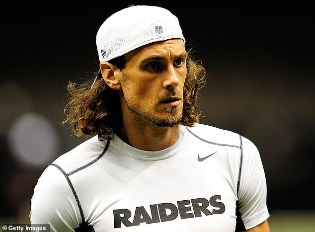 El ex pateador de la NFL Chris Kluwe llama a Trump y MAGA “nazis” por un proyecto de ley que prohibe la cirugía de reasignación de sexo infantil