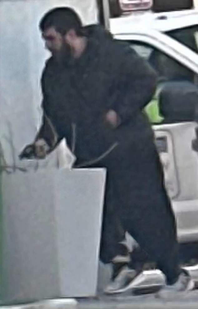 El fusilero de la Guardia Nacional de DC vivía como un fantasma y no hablaba inglés a pesar de vivir en EE.UU. durante cuatro años tras escapar de Afganistán.