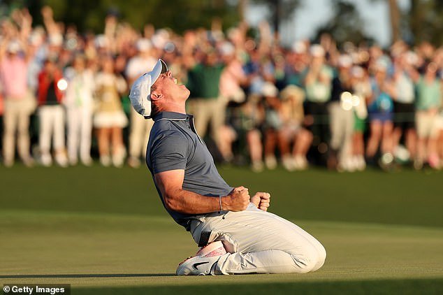 Rory McIlroy es la única opción para ganar el título de Personalidad Deportiva esta noche; rechazarlo nuevamente sería una mancha en un premio que está perdiendo rápidamente el poco significado que tiene, escribe OLIVER HOLT