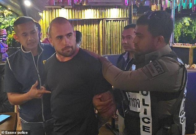 El narcotraficante que huyó a Tailandia y se reinventó como boxeador con un nombre falso finalmente fue enviado a prisión tras ser deportado a Gran Bretaña.