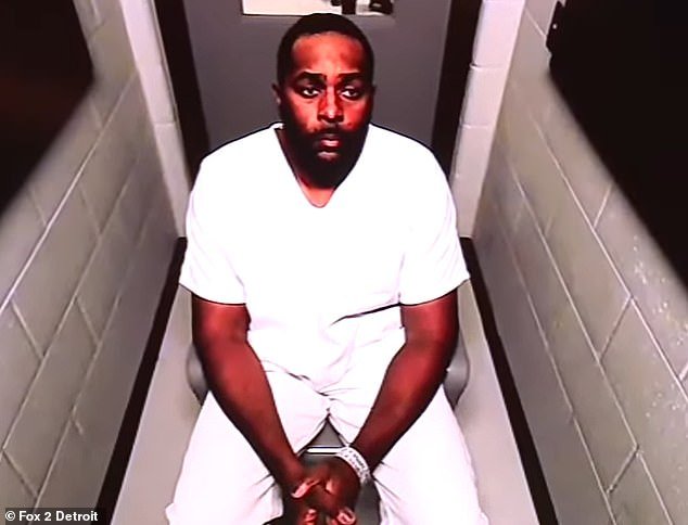 Un amigo de Donald Trump recomienda que el deshonrado entrenador de Michigan, Sherrone Moore, regrese a pesar de su arresto y escándalo amoroso