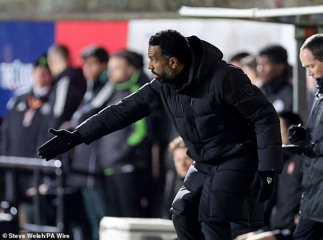 El entrenador del Celtic, Wilfried Nancy, cuestiona la mentalidad de sus jugadores… y los acusa de conceder demasiados goles baratos en jugadas a balón parado