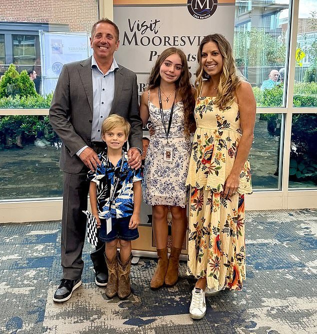 El misterio que rodea el accidente del jet privado que mató a Greg Biffle crece cuando se descubre que tres pilotos iban a bordo