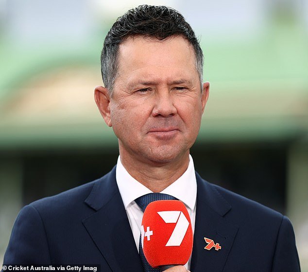 La estrella australiana del cricket revela que los árbitros no confían en la tecnología Snicko después de repetidas decisiones controvertidas en Adelaida durante la tercera prueba.