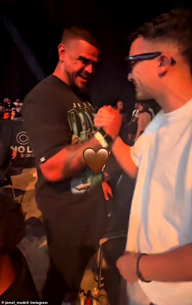 La estrella del fútbol Latrell Mitchell deleita a los fanáticos después de interactuar con un popular creador de redes sociales