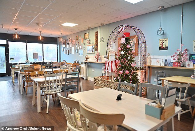 La cafetería tiene prohibido abrir el domingo después de que los vecinos se quejaran del olor a comida y bebidas calientes.