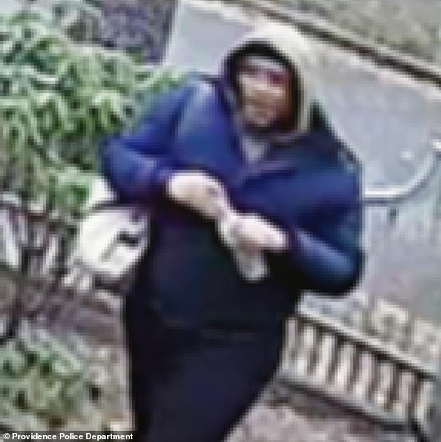 En la imagen: el héroe sin hogar “John” que resolvió el caso de la Universidad de Brown al revelar su aterradora interacción con el tirador.