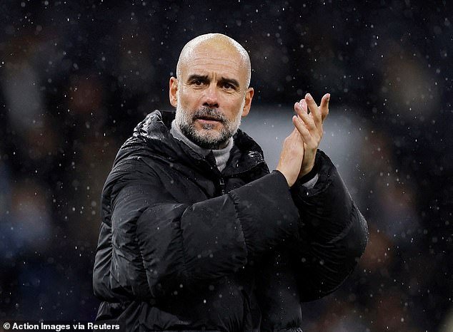 Pep Guardiola insiste en que quiere quedarse en el Manchester City más allá del verano en medio de sugerencias de salida, citando la única razón por la que SE IRA