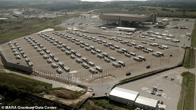 Los residentes del Estado Rojo están prisioneros en sus propios hogares después de que se abrió una ruidosa instalación tecnológica cerca.
