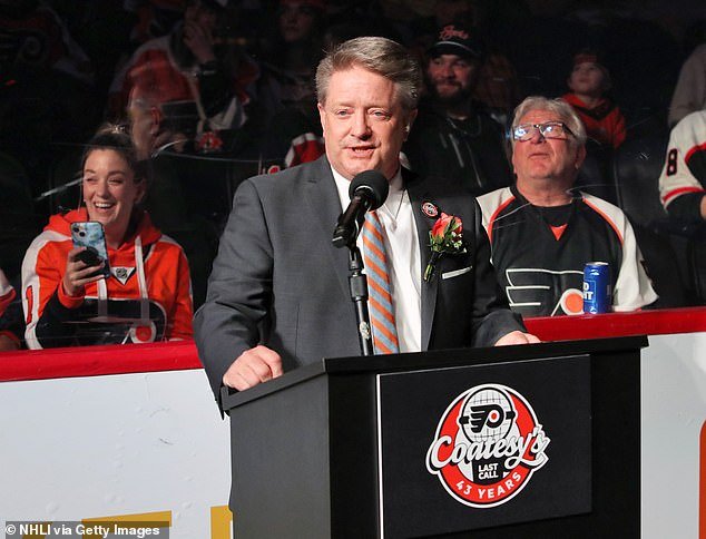 Momento en el que el locutor de radio de la NHL se da cuenta de que Hot Mic escuchó su grosero chiste sexual: “No estamos involucrados en esto, ¿verdad?”