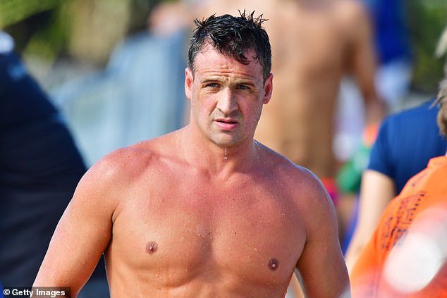 Ryan Lochte habla sobre VENDER sus medallas olímpicas mientras su amargo divorcio de Kayla Rae Reid da un nuevo giro