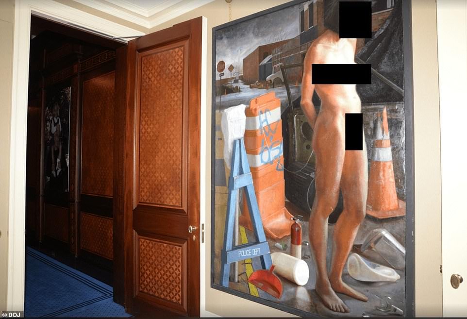 Fotos nunca antes vistas dentro del escondite de siete pisos de Epstein en Manhattan revelan una siniestra sala de masajes y cámaras ocultas