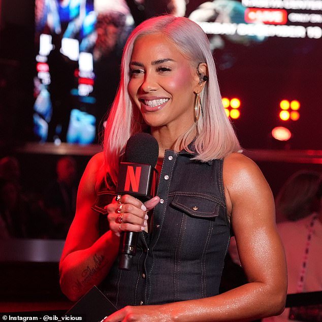 ¿Quién es Sibley Scoles? Los fanáticos están encantados de ver al nuevo y glamoroso reportero de primera fila de Netflix en la pelea entre Jake Paul y Anthony Joshua.