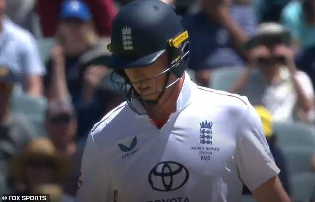 La estrella de Inglaterra es abucheada en el Adelaide Oval después de intentar jugar juegos mentales con el capitán australiano Pat Cummins, quien respondió directamente.