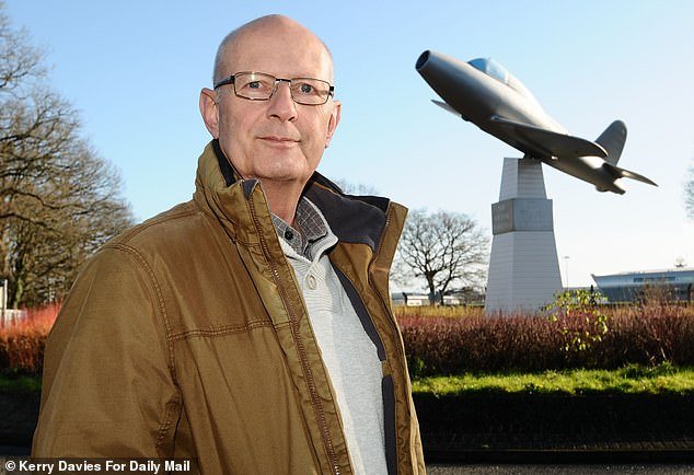 Cómo el pequeño aeropuerto se ha convertido en una de las capitales de los aviones privados del Reino Unido en medio de planes para DOBLAR todos los vuelos de lujo… pero los vecinos NO están impresionados