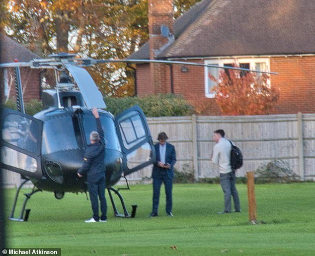 La Iglesia de Scientology de Tom Cruise podría perder su licencia de venta de bebidas alcohólicas después de acosar a los lugareños con música de gaita a todo volumen