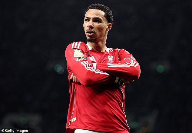 Tottenham 1-2 Liverpool: Los Rojos sobreviven al último susto contra nueve hombres mientras una frustrante indisciplina decepciona a Thomas Frank, y Alexander Isak maldecirá su suerte después de una lesión que podría arruinar su temporada