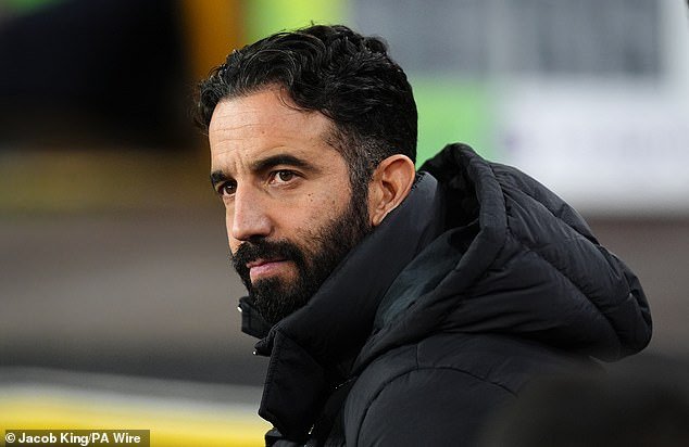 Ruben Amorim insinúa la sorpresa de la transferencia del Man United en enero y habla sobre el futuro del exiliado Jadon Sancho en medio de la cesión del Aston Villa