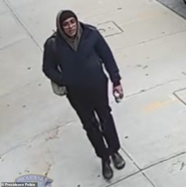 Loco giro del destino para el héroe sin hogar que resolvió el caso del tirador de Brown durante la persecución de CINCO DÍAS de los desafortunados agentes del FBI mientras estaba listo para recibir una recompensa de $50,000.