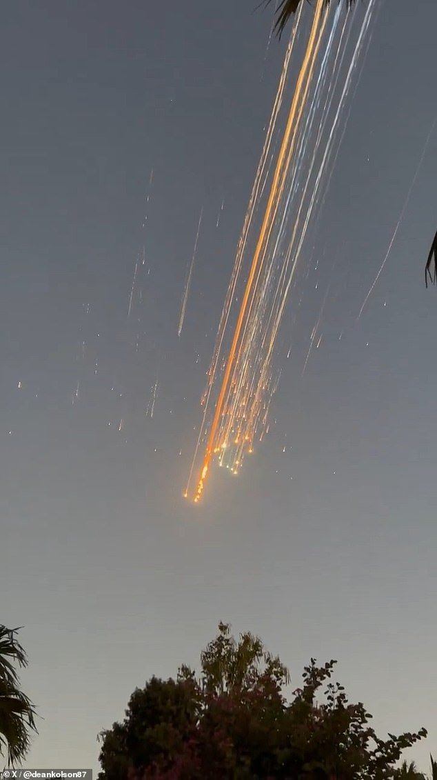 La FAA advierte sobre un ‘riesgo de seguridad adicional’ después de que TRES aviones de pasajeros entraran en pánico para evitar que explotara un misil Musk