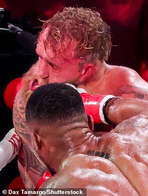 KSI se burla de Jake Paul y Andrew Tate después de que sus rivales sufrieran dolorosas derrotas en el boxeo, mientras YouTuber revela que no puede comer durante SIETE días después de que Anthony Joshua se rompiera la mandíbula.