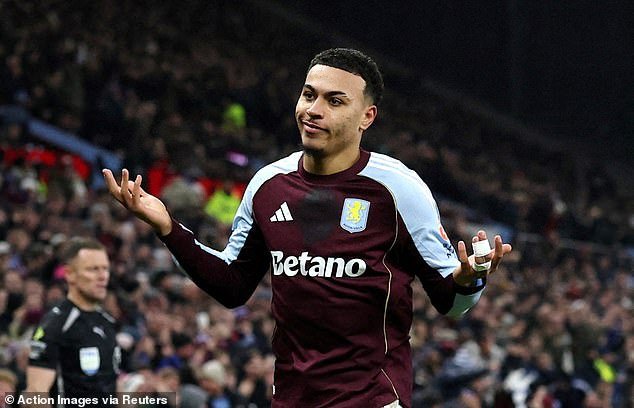 Aston Villa 2-1 Man United: El eléctrico Morgan Rogers refuerza su control sobre el puesto número 10 de Inglaterra al inspirar a los anfitriones a una DÉCIMA victoria consecutiva, mientras Ruben Amorim está frustrado por el aparente error de su equipo