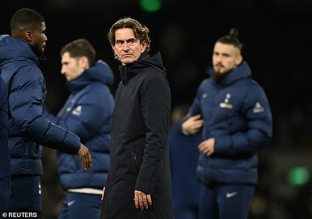 Por qué las bonitas festividades del Tottenham son cruciales para Thomas Frank, escribe IAN LADYMAN – mientras las actuaciones de su equipo descuidado siguen fallando