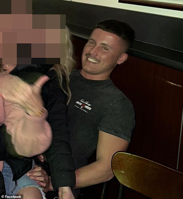 En la foto: peluquero de Queensland acusado de organizar un motín al estilo Cronulla después de la masacre de Bondi Beach.