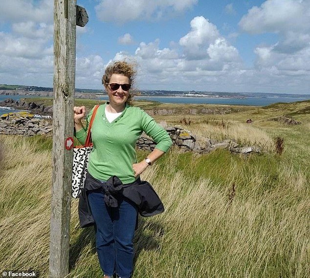 La marca Athleisure fundada por una actriz de Hollywood “deja a los clientes £5.000 de bolsillo”: el comprador “no tenía idea” de que se deducían £50 de su cuenta cada mes durante siete años