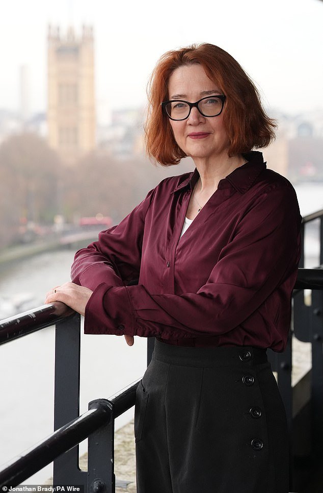 No llamen a la inmigración una amenaza, dice la nueva comisaria de Igualdad, y advierte que dejar que el TEDH proteja las fronteras sería un “error”.