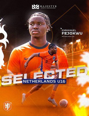 Inglaterra ha estado inmersa en una feroz batalla por el prodigio del West Ham de 15 años, que está siendo aclamado como uno de los defensores más prometedores del país en medio del interés holandés.