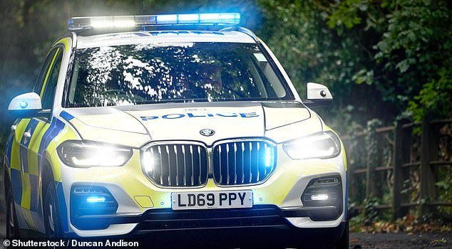 Un estudiante lucha por su vida y otro resulta gravemente herido tras volcar el tractor