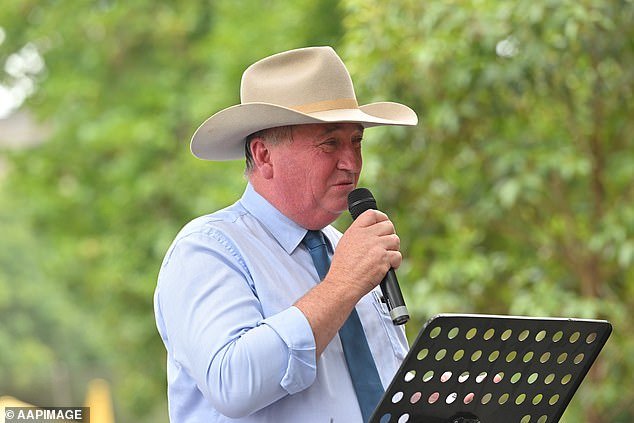 Los manifestantes pro palestinos están siendo criticados por usar una frase de tres palabras que será prohibida después del tiroteo en Bondi Beach.