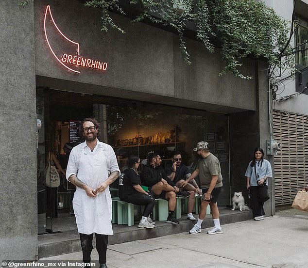 El famoso chef está siendo objeto de intenso escrutinio por parte de los mexicanos después de calificar el pan del país como “panecillos blancos y feos”.