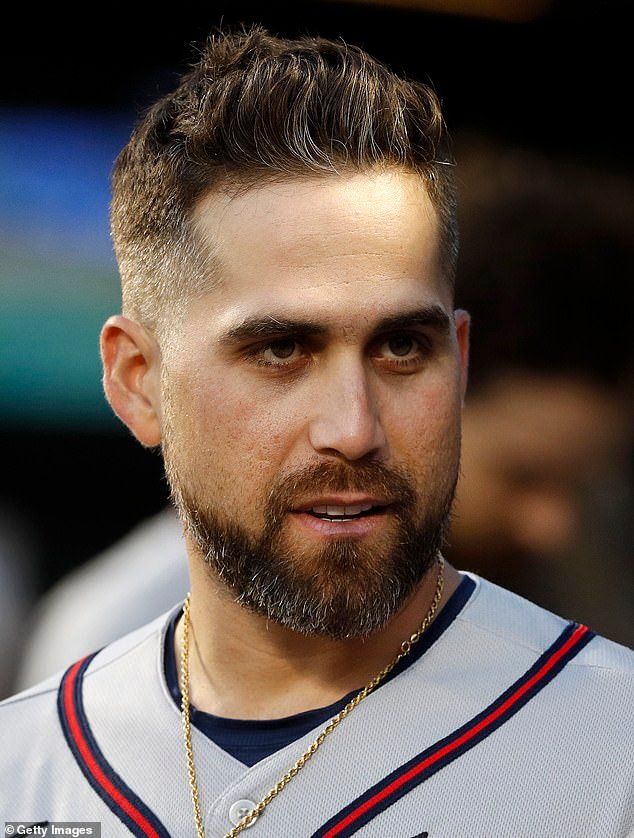 Ex estrella de la MLB enojada ataca a Disney Cruise Line por un hombre vestido de mujer