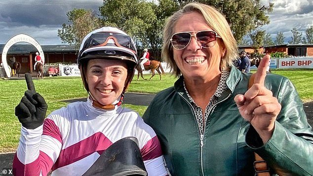 El deporte australiano se ha visto sacudido por la trágica muerte de la jockey Brontë Simpson, de 24 años, a pesar de que los transeúntes intentaron desesperadamente salvarla.