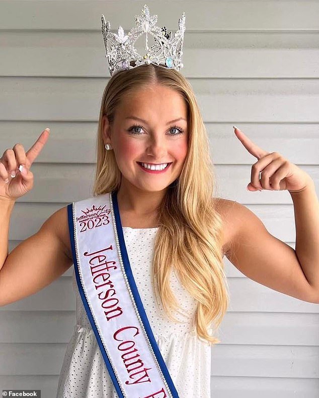 El tribunal exige registros médicos de una animadora de Kentucky acusada de esconder el cuerpo de un recién nacido en el armario