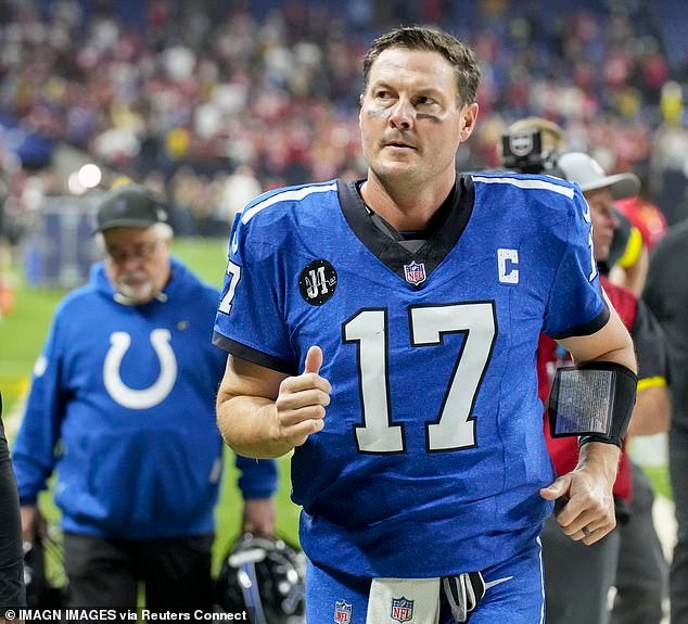 La esposa de Philip Rivers y sus 10 hijos se mudan a su propia suite como estrella de los Colts vs.49ers, de 44 años
