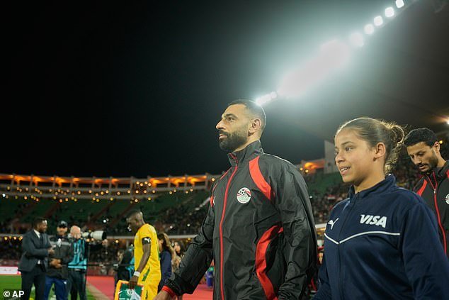 De gira con Mohamed Salah: LEWIS STEELE siguió a la estrella del Liverpool a Marruecos: este es el cambio que notó en el egipcio detrás de escena en la AFCON y cómo los aliados de Salah creen que Arne Slot puede poner fin a la guerra civil de la pareja a medida que emergen los clubes saudíes.