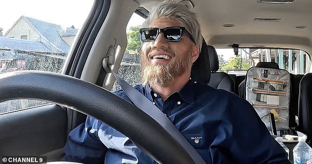 Una de las estrellas más importantes del fútbol australiano pasa cuatro horas intentando redimirse por un truco publicitario. ¿Puedes decir quién es?