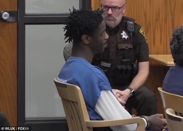 Una pelea salvaje estalla en la sala del tribunal cuando el asesino adolescente es condenado a cadena perpetua