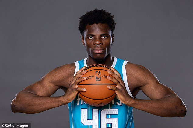 La NCAA provoca un colapso en el baloncesto universitario con una declaración sobre un fallo impactante que podría cambiar el deporte para siempre.