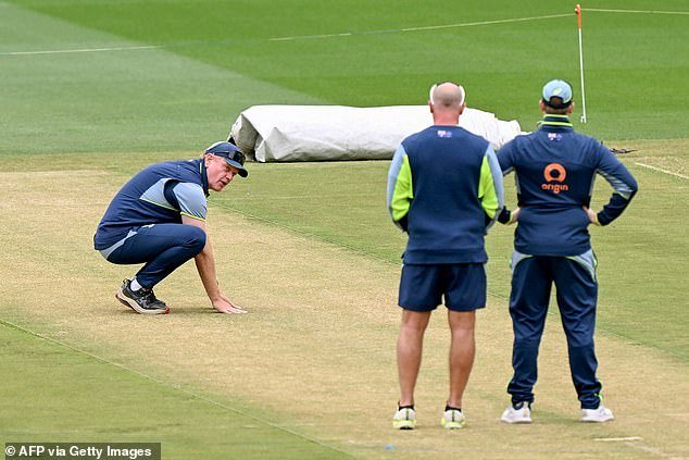 La estrella de Inglaterra afirma que el rey australiano Shane Warne calificó el campo de MCG como “inaceptable” mientras Ben Stokes da su veredicto sobre el picante terreno de Melbourne.